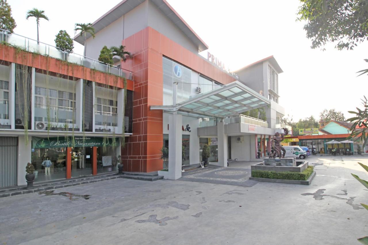 Reddoorz Premium Near Sleman City Hall Yogyakarta Exterior photo