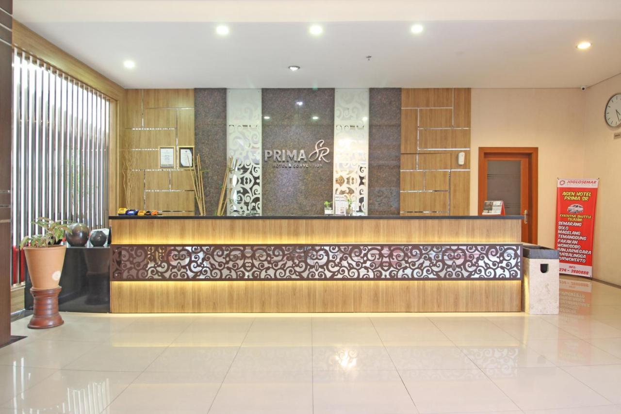 Reddoorz Premium Near Sleman City Hall Yogyakarta Exterior photo