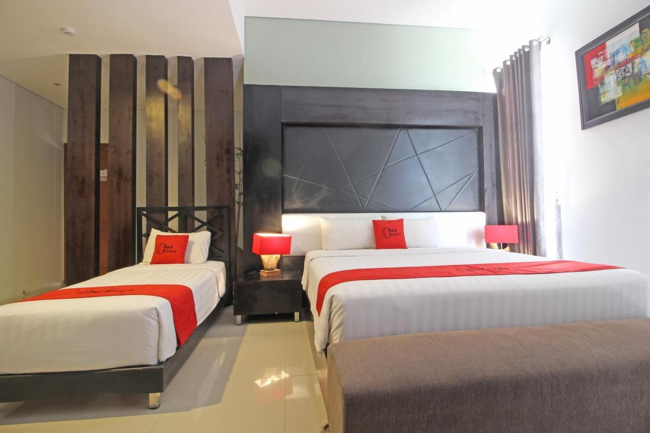 Reddoorz Premium Near Sleman City Hall Yogyakarta Exterior photo
